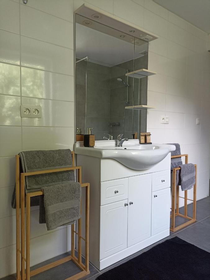 Loft Paisible Sur Les Hauteurs Du Centre Ville Spa Bagian luar foto